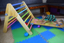 Cargar imagen en el visor de la galería, Triangulo de pikler juego montessori