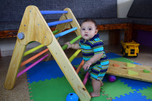 Cargar imagen en el visor de la galería, Triangulo de pikler juego montessori