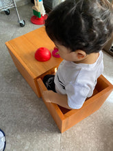 Cargar imagen en el visor de la galería, Silla Cubo Montessori
