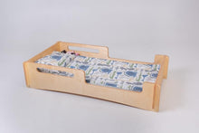 Cargar imagen en el visor de la galería, Cama de estilo Plywood Montessori Classic
