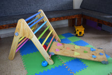 Cargar imagen en el visor de la galería, Triangulo de pikler juego montessori

