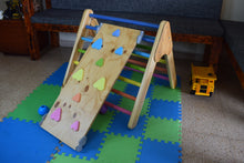 Cargar imagen en el visor de la galería, Triangulo de pikler juego montessori
